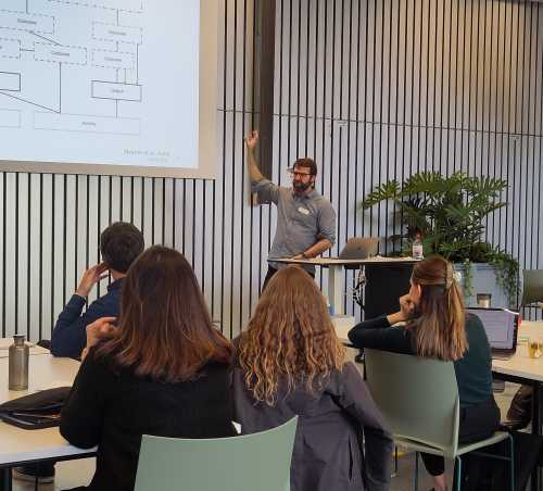 Léonhard Späth giving his input on transdisciplinarity tools.