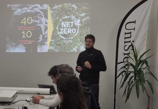 Capturing carbon dioxide with membrane technology: Presentation by Elia Schneider from UniSieve.