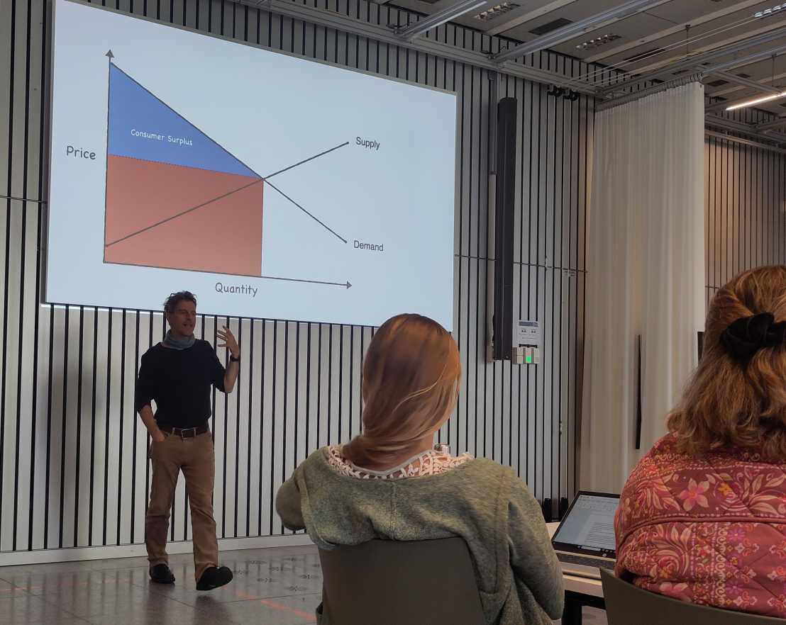 Anthony Patt presenting on market mechanisms.