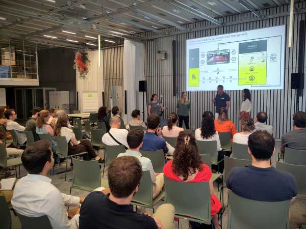 Presentation of the case study of team 'Carbon Neutrality Consulting'.