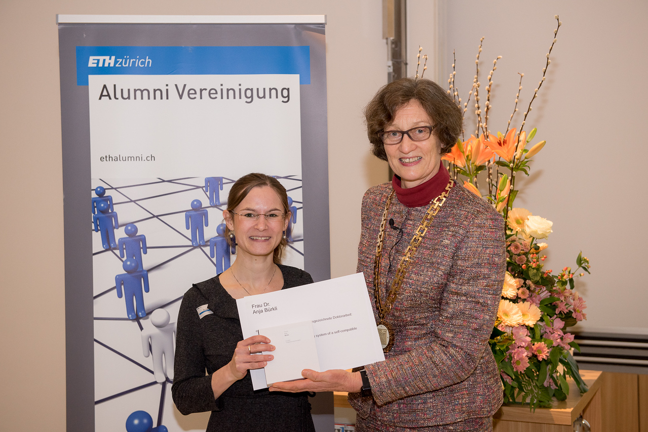 Vergrösserte Ansicht: Anja Bürkli (links) mit ETH-Rektorin Sarah Springman