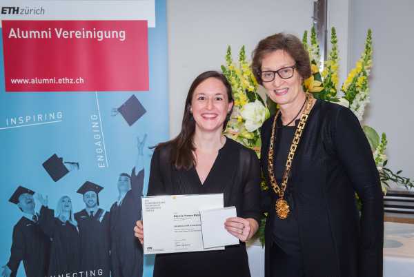 Désirée Bäder (left) with Sarah Springman, rector of ETH Zurich