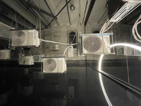 Kunstinstallation an der Biennale Architettura 2025.