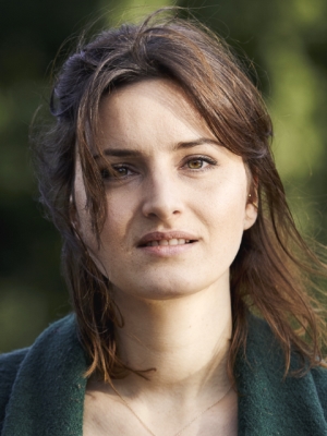 Dr.  Anaelle Fait