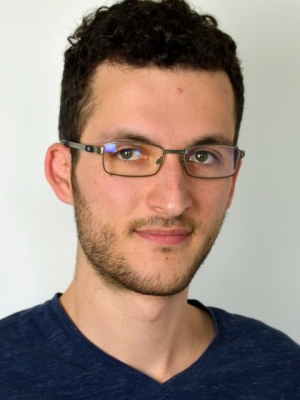 Dr.  Florian Römer